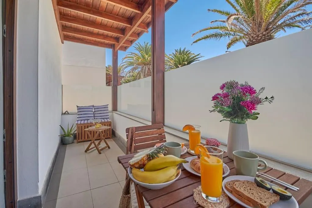 Calero Surfin - Shared Pool, 10 Minutes Walking To Harbour Apartment Puerto Calero
