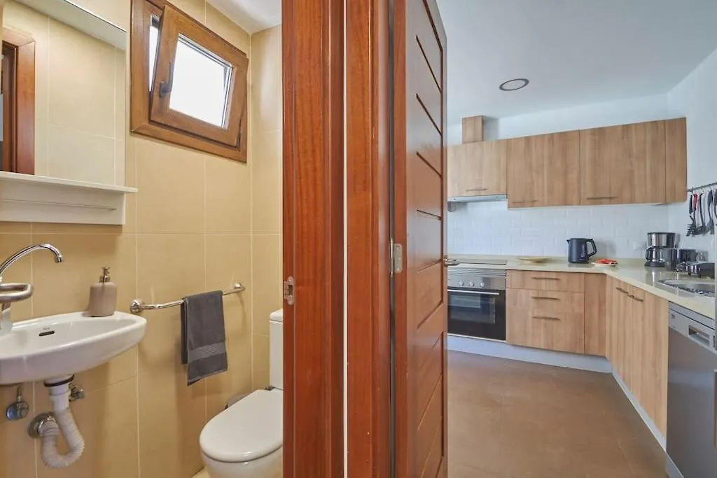 Calero Surfin - Shared Pool, 10 Minutes Walking To Harbour Apartment Puerto Calero