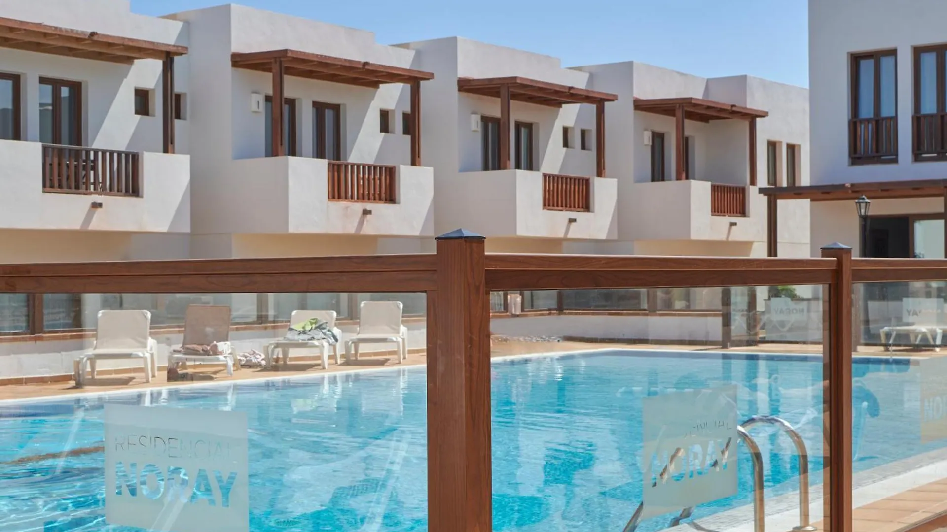 Calero Surfin - Shared Pool, 10 Minutes Walking To Harbour Apartment Puerto Calero