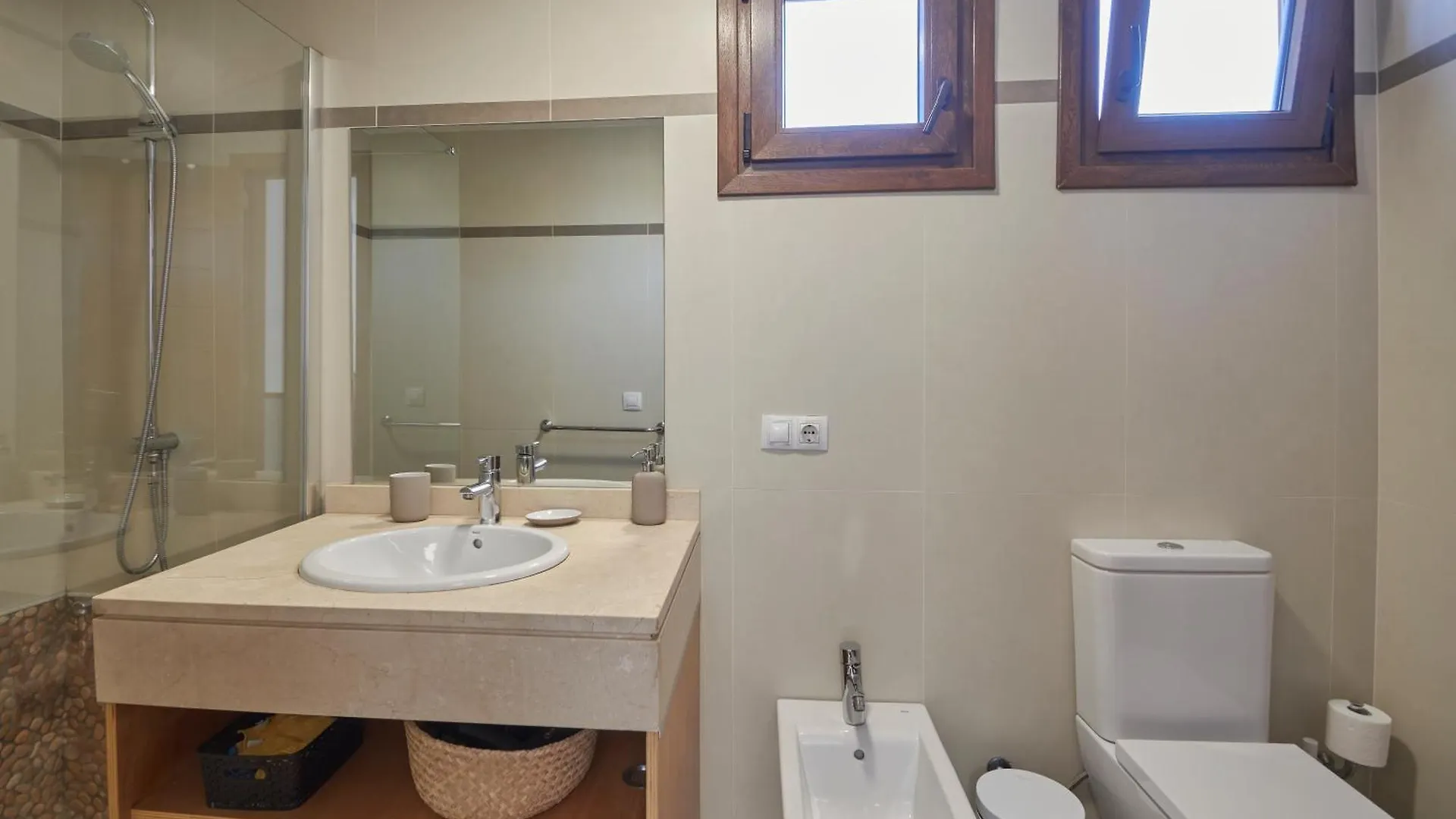 Calero Surfin - Shared Pool, 10 Minutes Walking To Harbour Apartment Puerto Calero 0*,  Spain