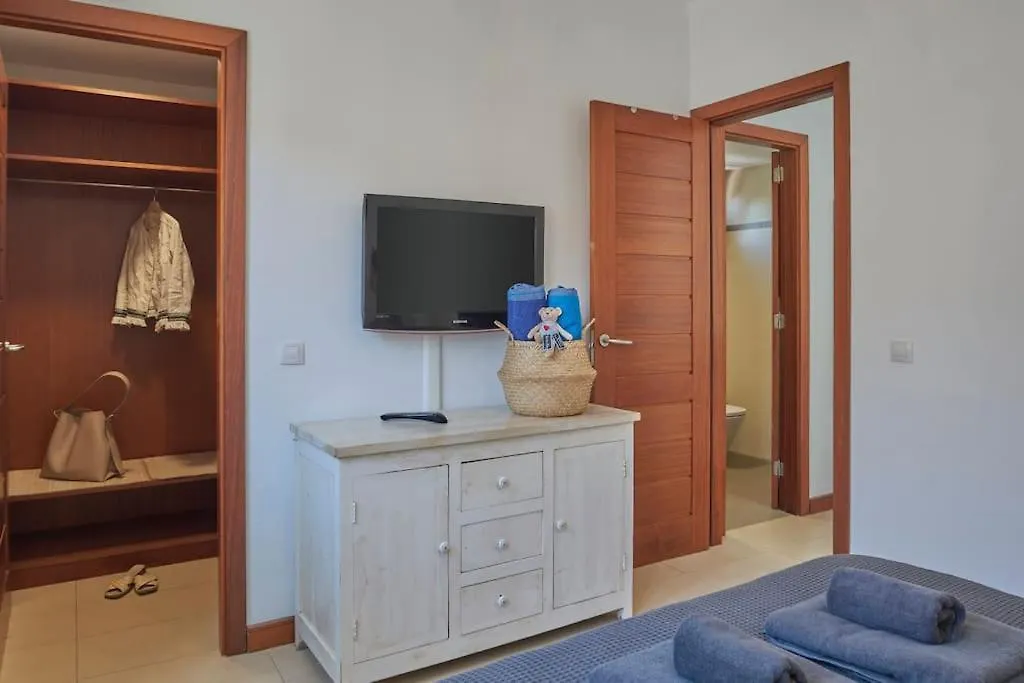 Calero Surfin - Shared Pool, 10 Minutes Walking To Harbour Apartment Puerto Calero