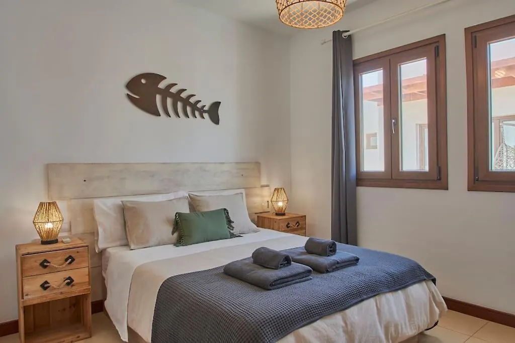 Calero Surfin - Shared Pool, 10 Minutes Walking To Harbour Apartment Puerto Calero