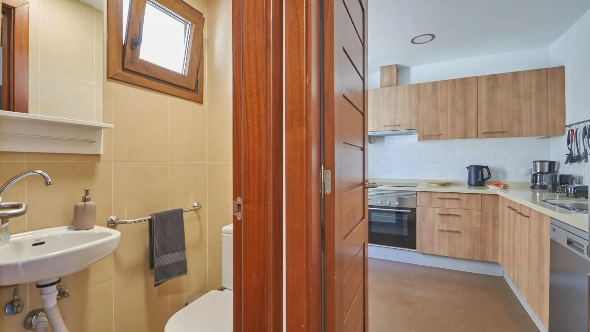 Calero Surfin - Shared Pool, 10 Minutes Walking To Harbour Apartment Puerto Calero