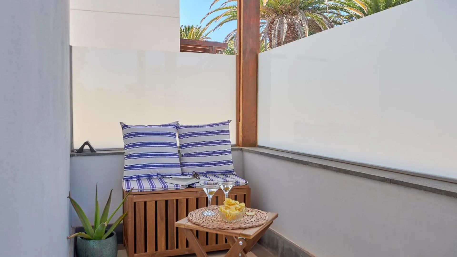 Calero Surfin - Shared Pool, 10 Minutes Walking To Harbour Apartment Puerto Calero 0*,  Spain
