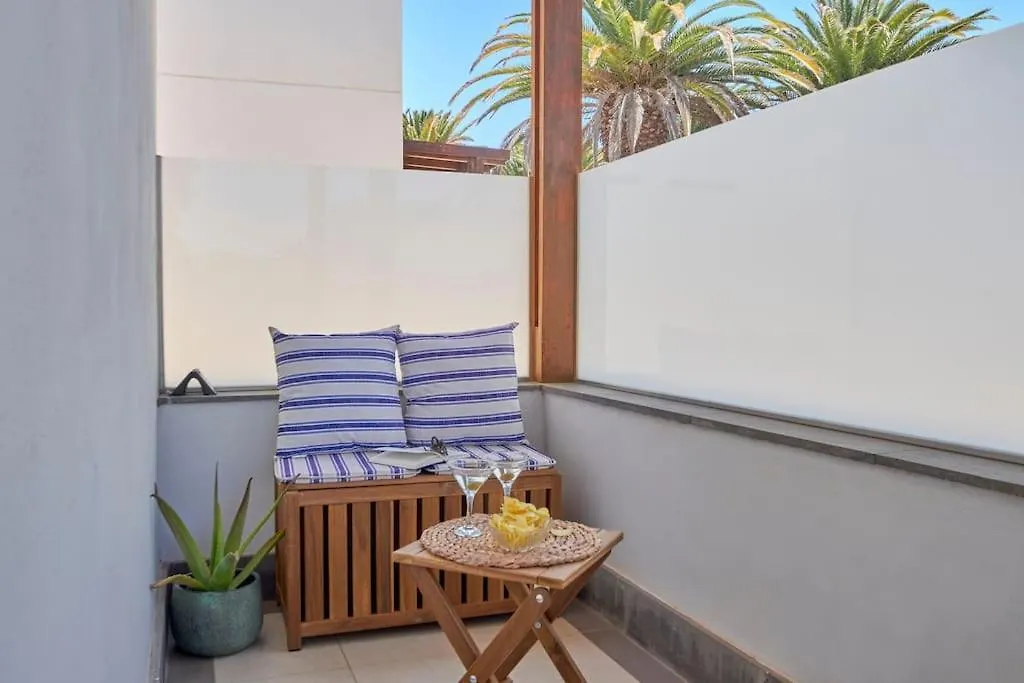 Calero Surfin - Shared Pool, 10 Minutes Walking To Harbour Apartment Puerto Calero
